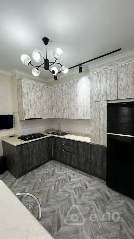 Kirayə verilir 3 otaqlı yeni tikili 122 m²