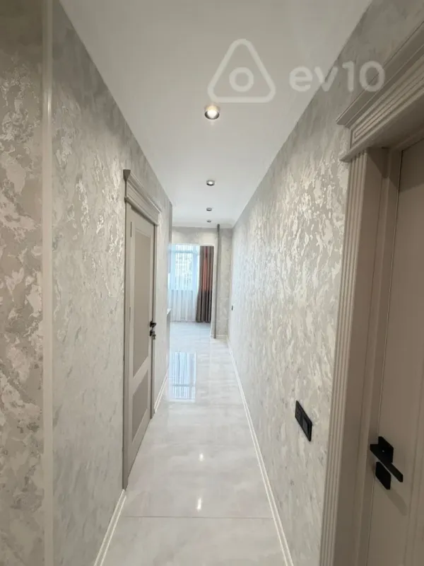 Satılır 3 otaqlı köhnə tikili 80 m²