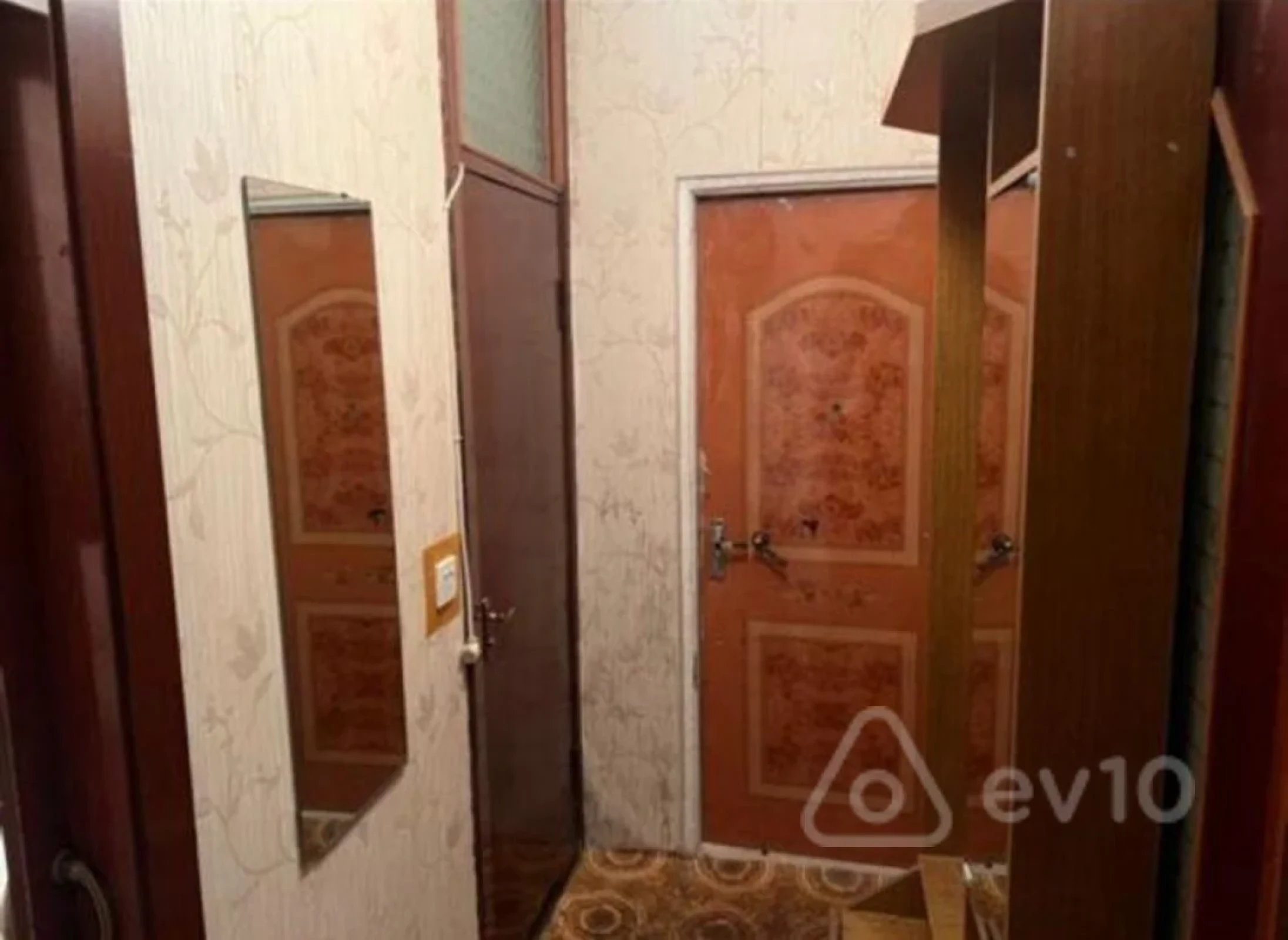 Kirayə verilir 2 otaqlı köhnə tikili 65 m²