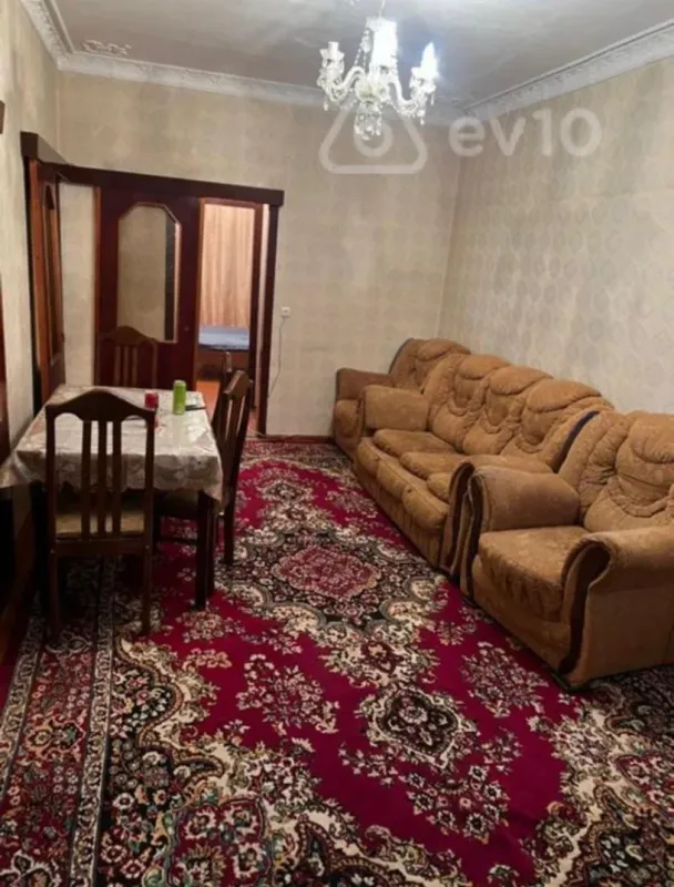Kirayə verilir 2 otaqlı köhnə tikili 65 m²