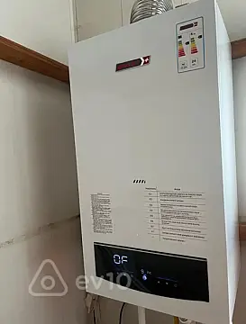 Kirayə verilir 2 otaqlı köhnə tikili 65 m²