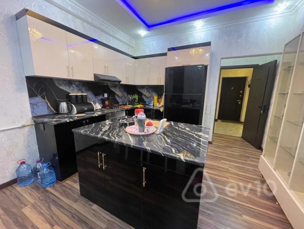 Kirayə verilir 3 otaqlı yeni tikili 75 m²