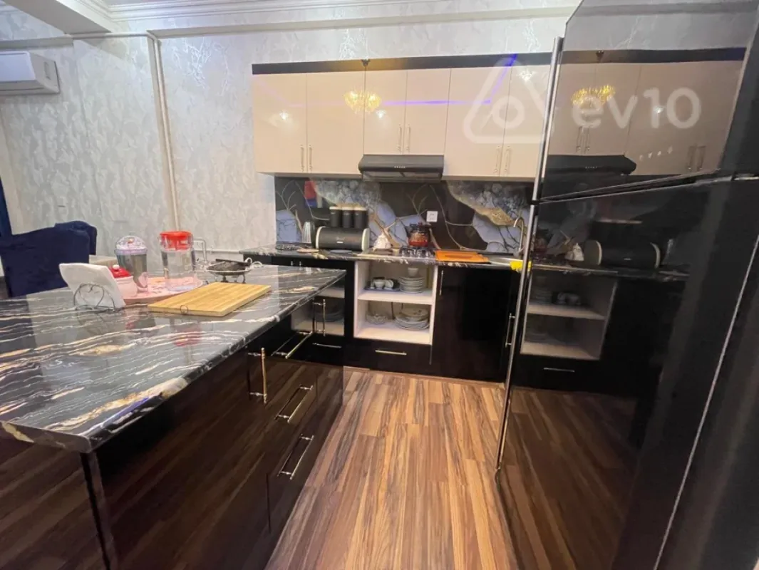 Kirayə verilir 3 otaqlı yeni tikili 75 m²