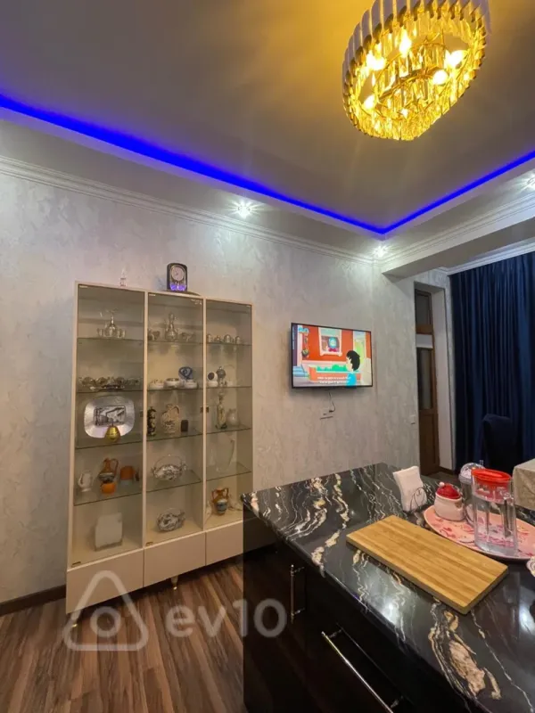 Kirayə verilir 3 otaqlı yeni tikili 75 m²