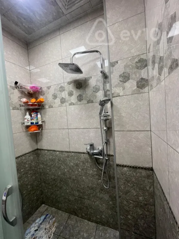 Kirayə verilir 3 otaqlı yeni tikili 75 m²