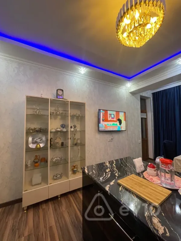 Kirayə verilir 3 otaqlı yeni tikili 75 m²
