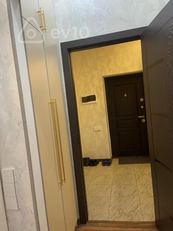 Kirayə verilir 3 otaqlı yeni tikili 75 m²