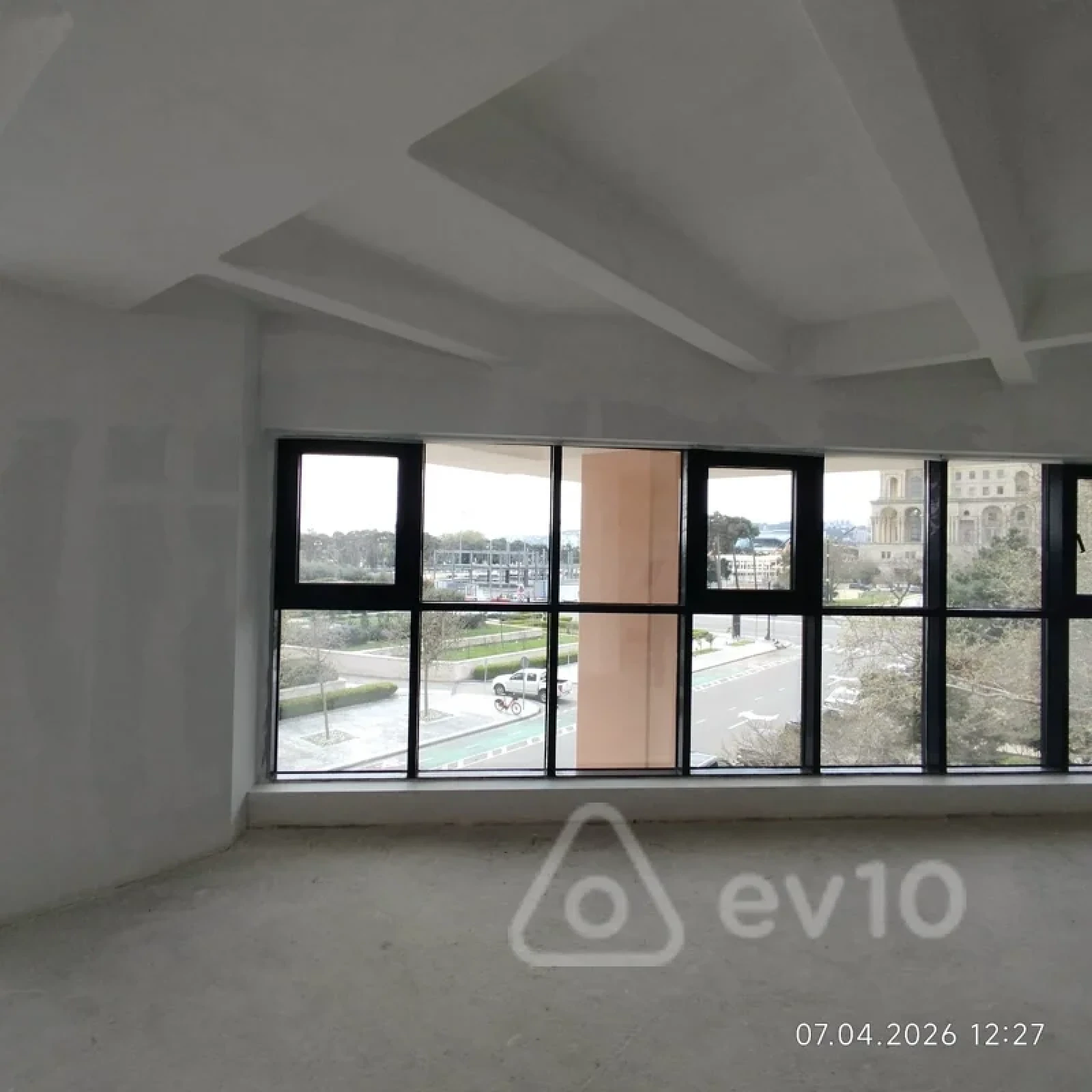 Kirayə verilir 15 otaqlı ofis 560 m²