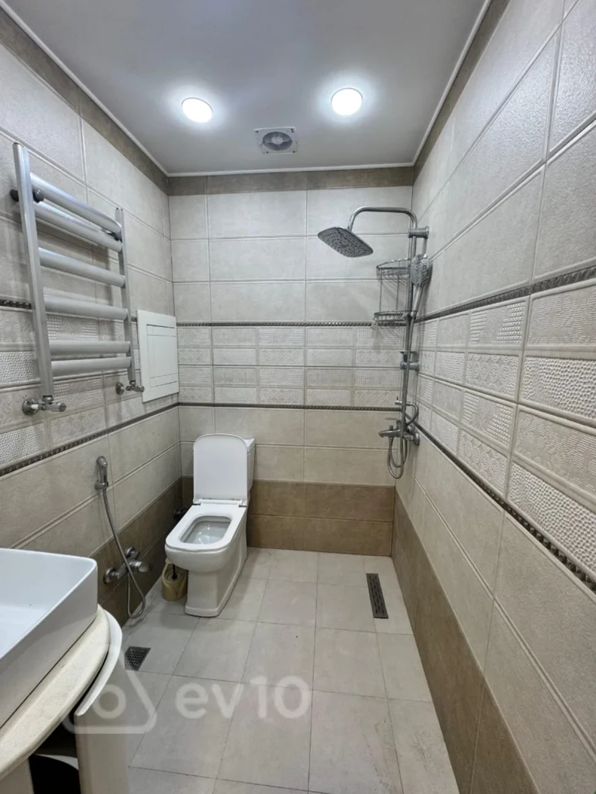 Kirayə verilir 2 otaqlı yeni tikili 80 m²