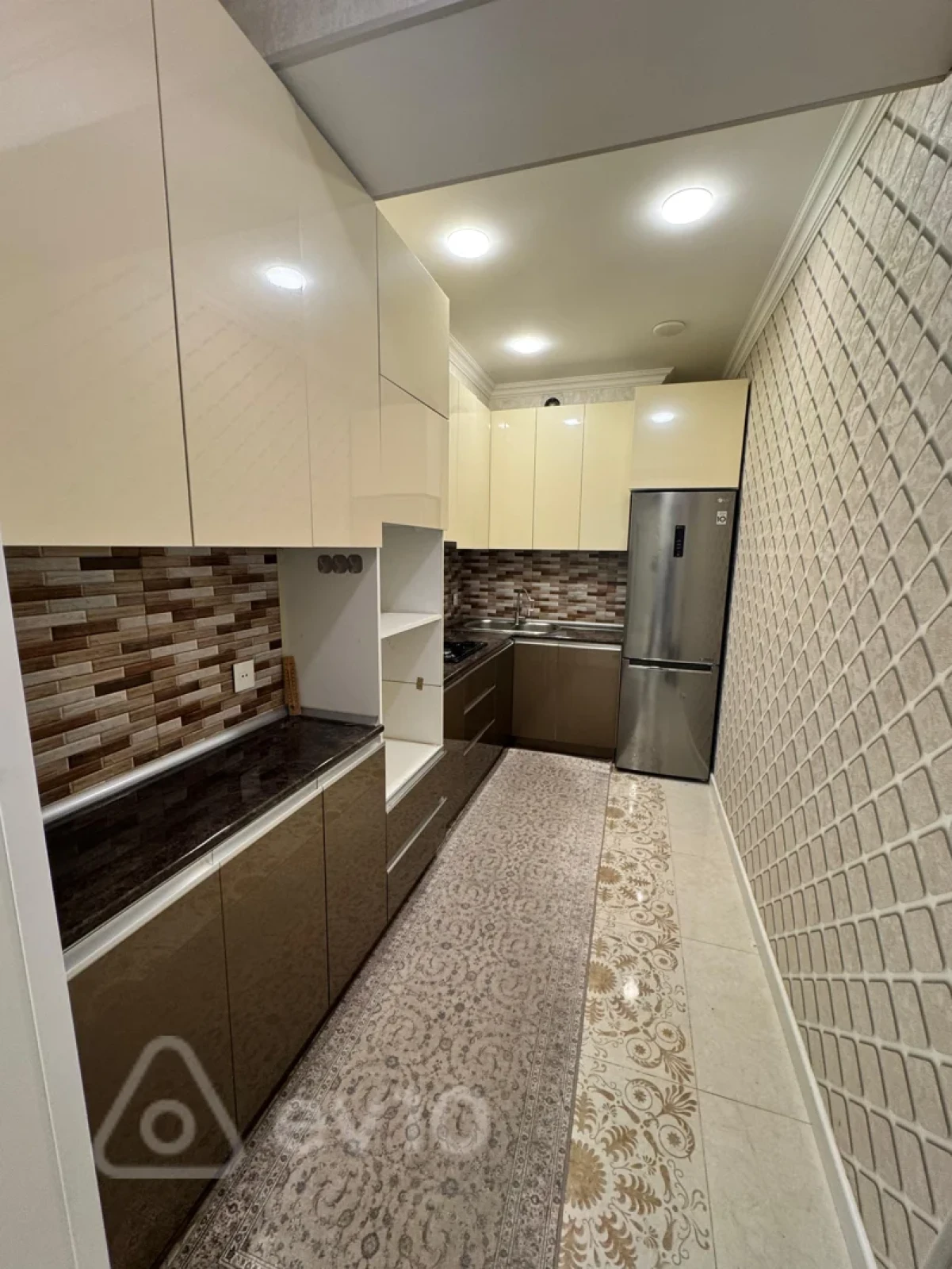 Kirayə verilir 2 otaqlı yeni tikili 80 m²