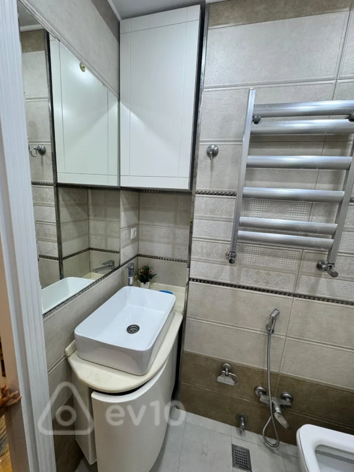 Kirayə verilir 2 otaqlı yeni tikili 80 m²