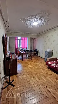 Satılır 2 otaqlı köhnə tikili 65 m²