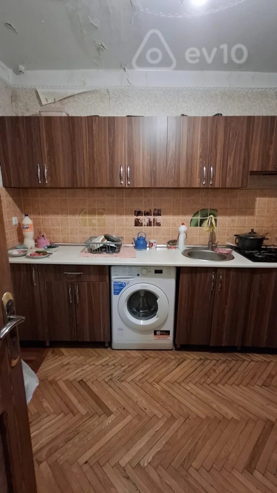 Satılır 2 otaqlı köhnə tikili 65 m²