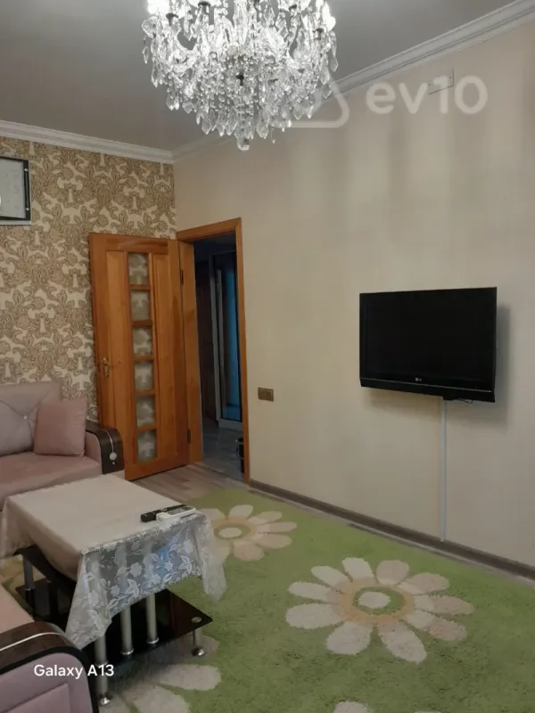 Kirayə verilir 2 otaqlı köhnə tikili 60 m²
