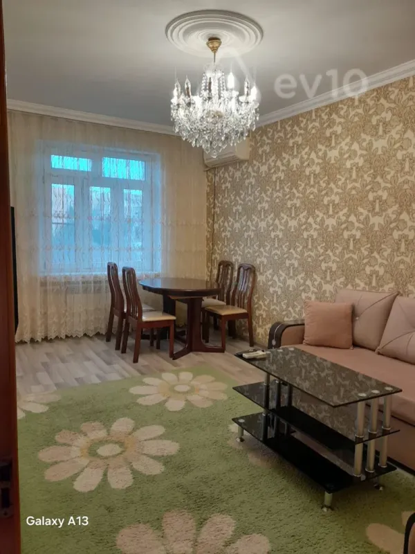 Kirayə verilir 2 otaqlı köhnə tikili 60 m²