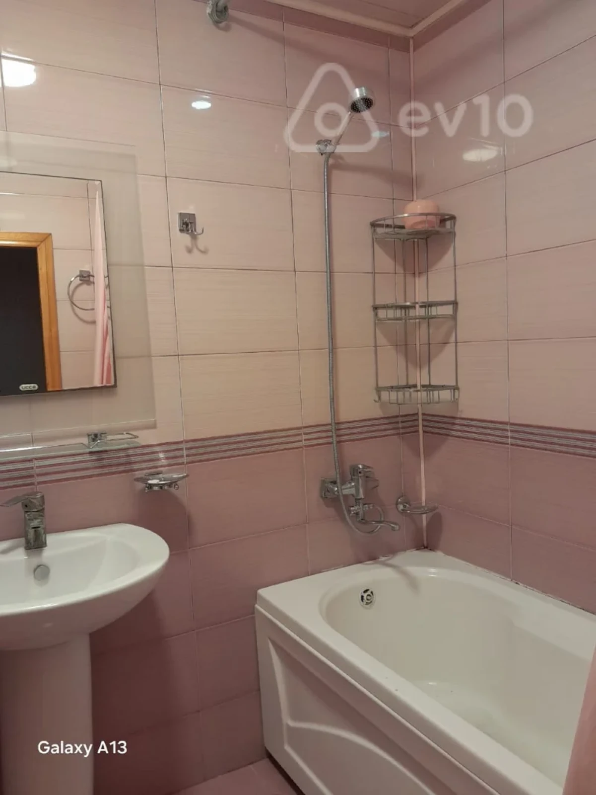 Kirayə verilir 2 otaqlı köhnə tikili 60 m²