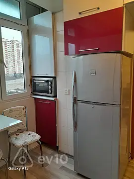 Kirayə verilir 2 otaqlı köhnə tikili 60 m²