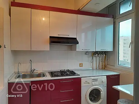 Kirayə verilir 2 otaqlı köhnə tikili 60 m²