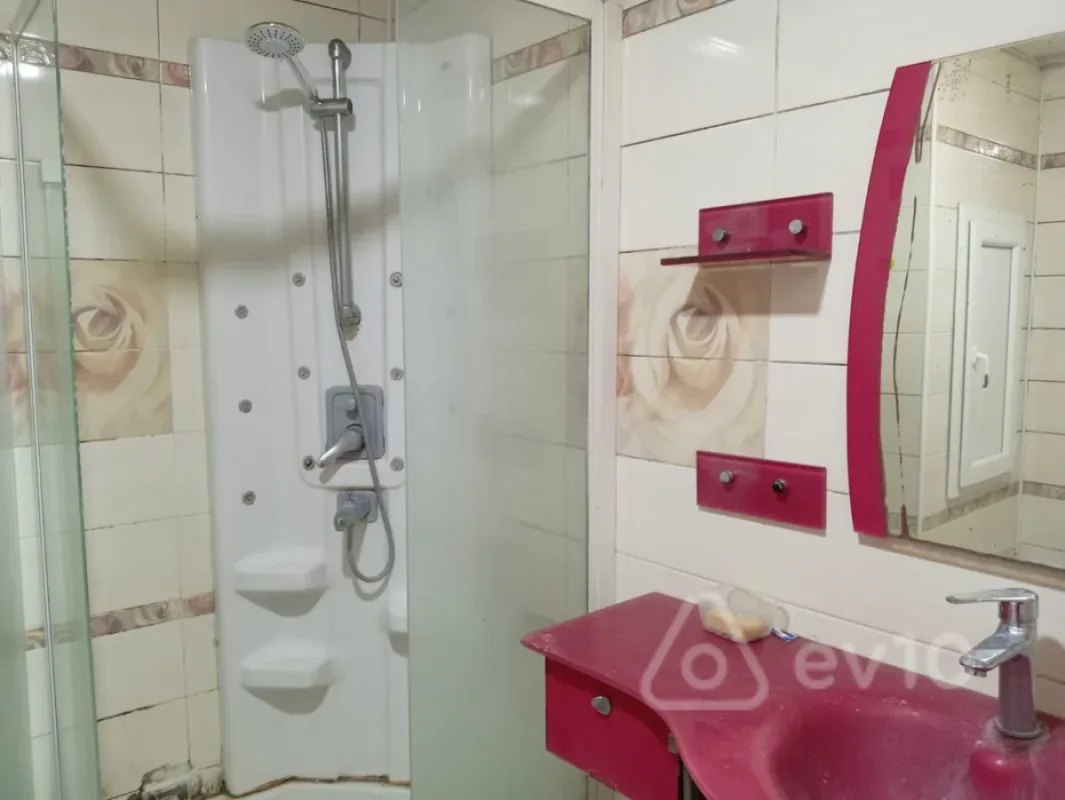 Satılır 3 otaqlı köhnə tikili 70 m²