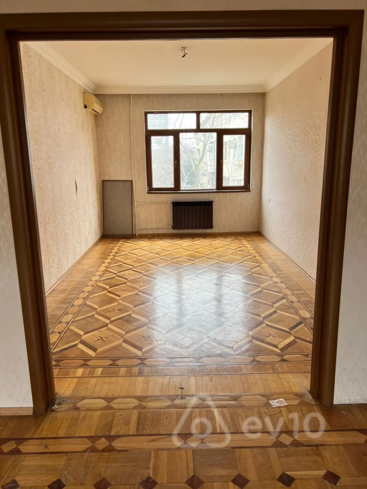 Satılır 3 otaqlı köhnə tikili 70 m²