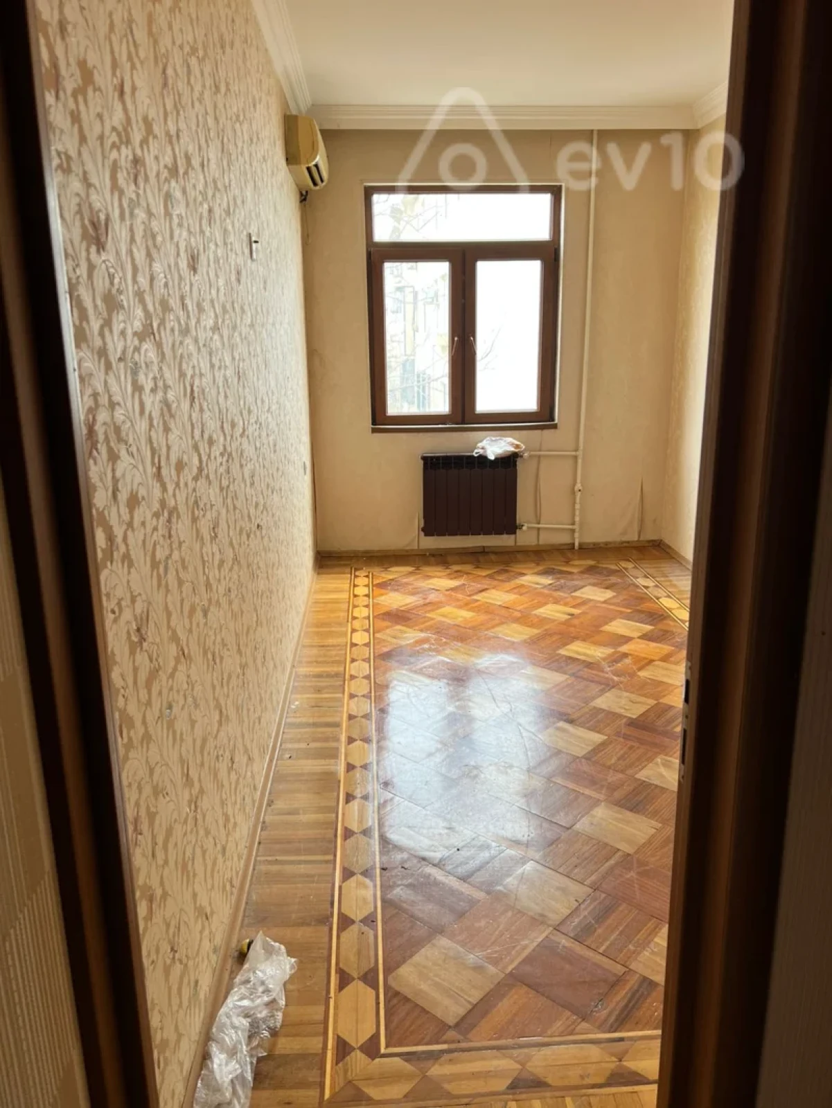 Satılır 3 otaqlı köhnə tikili 70 m²