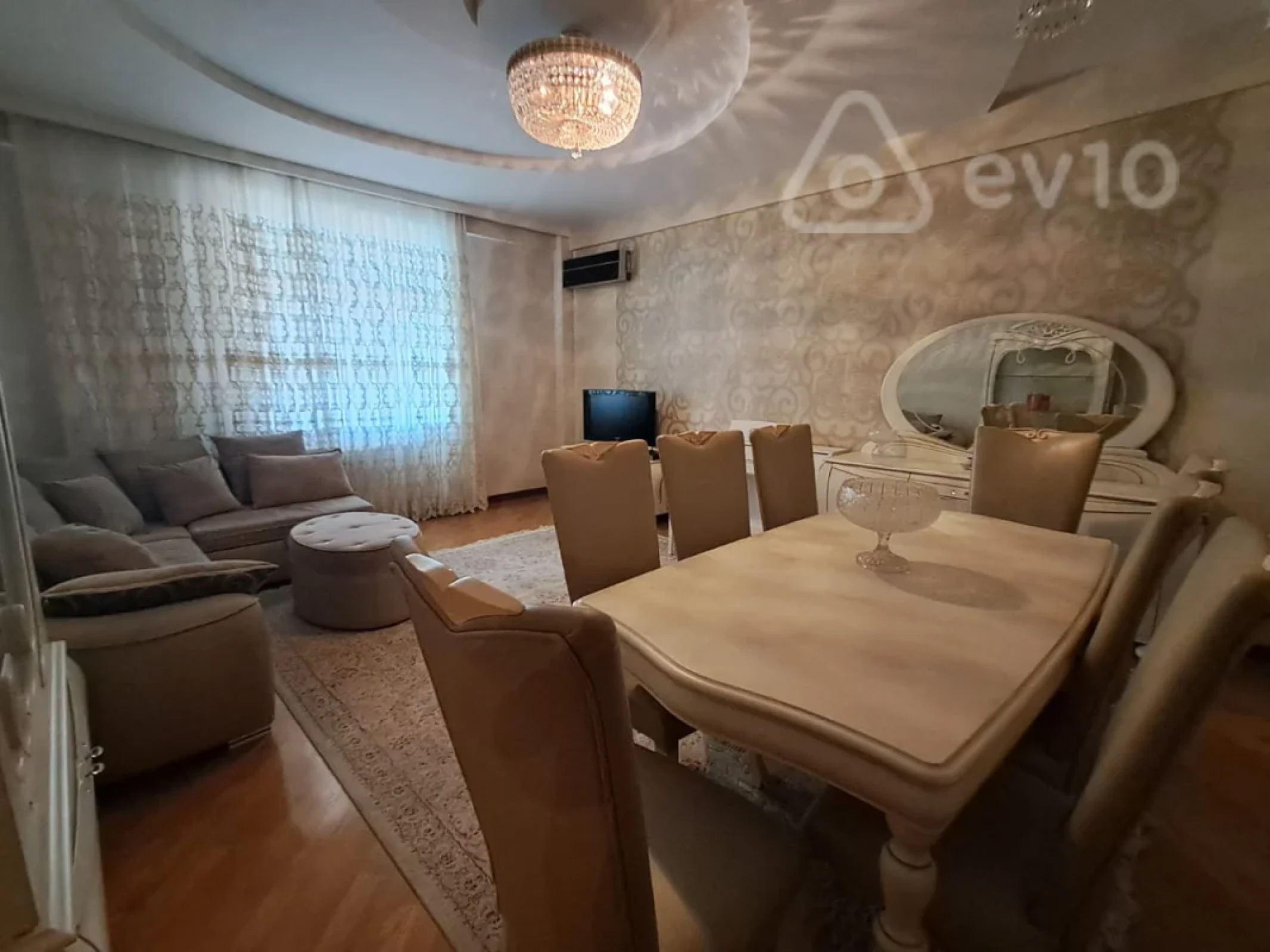 Kirayə verilir 3 otaqlı yeni tikili 130 m²