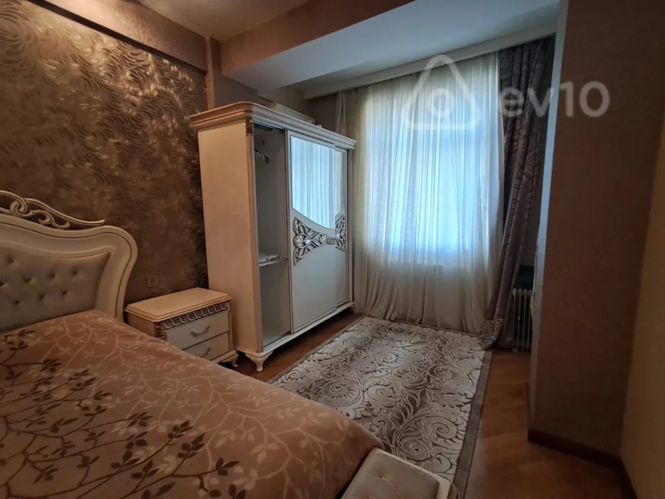 Kirayə verilir 3 otaqlı yeni tikili 130 m²