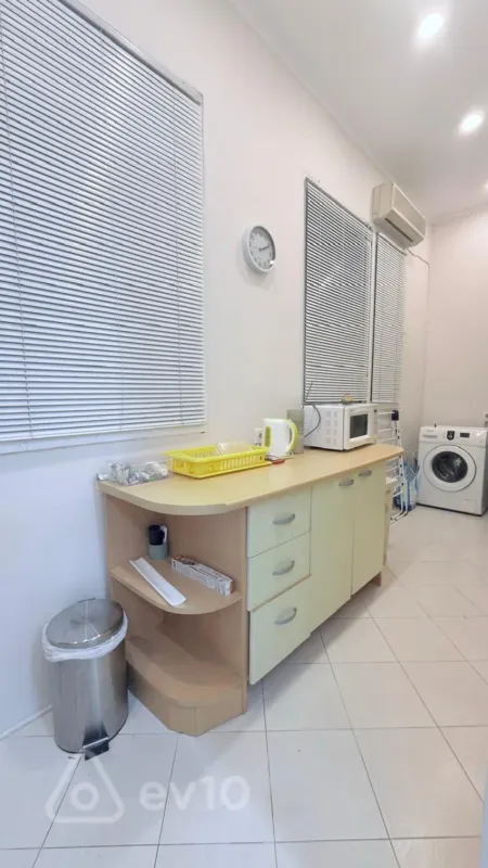 Kirayə verilir 2 otaqlı köhnə tikili 65 m²