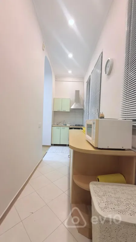 Kirayə verilir 2 otaqlı köhnə tikili 65 m²