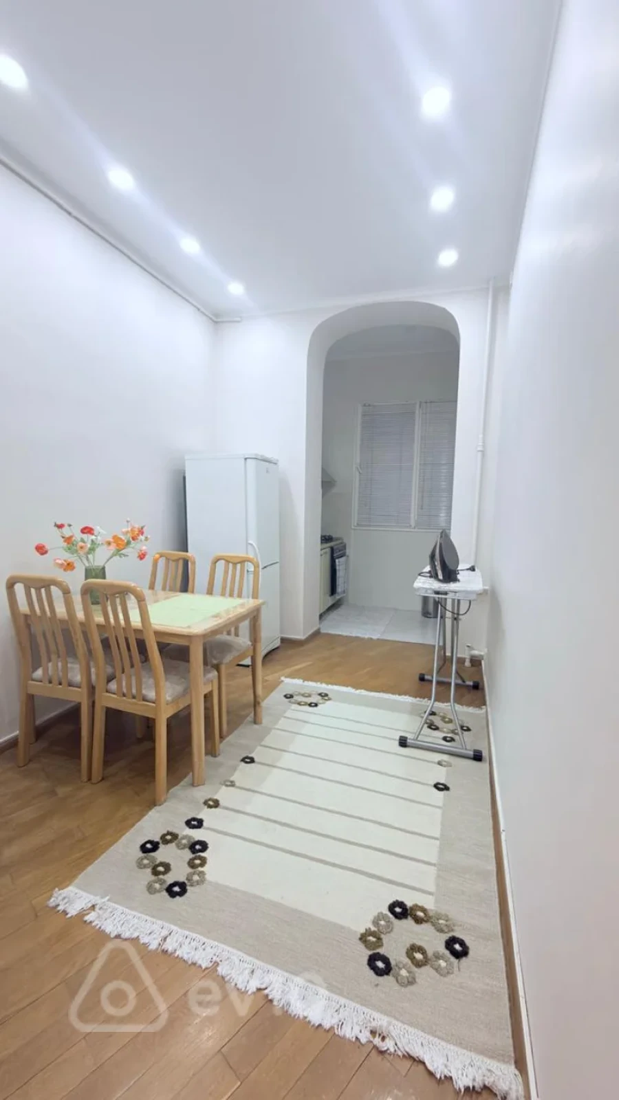 Kirayə verilir 2 otaqlı köhnə tikili 65 m²