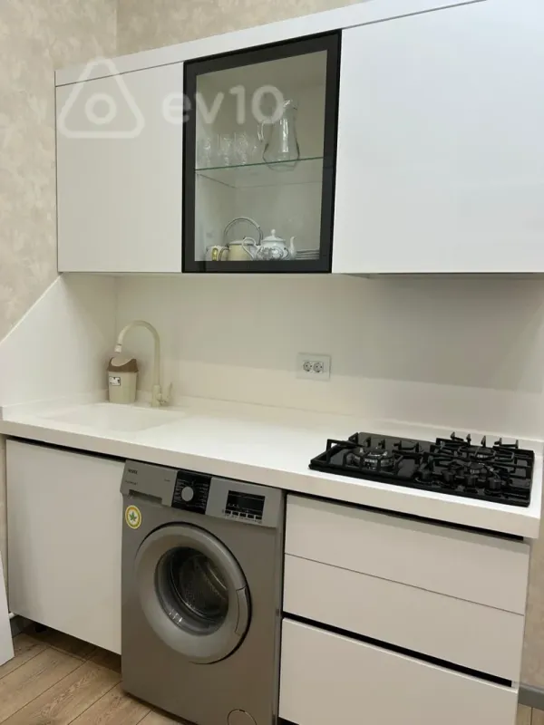 Kirayə verilir 2 otaqlı yeni tikili 100 m²