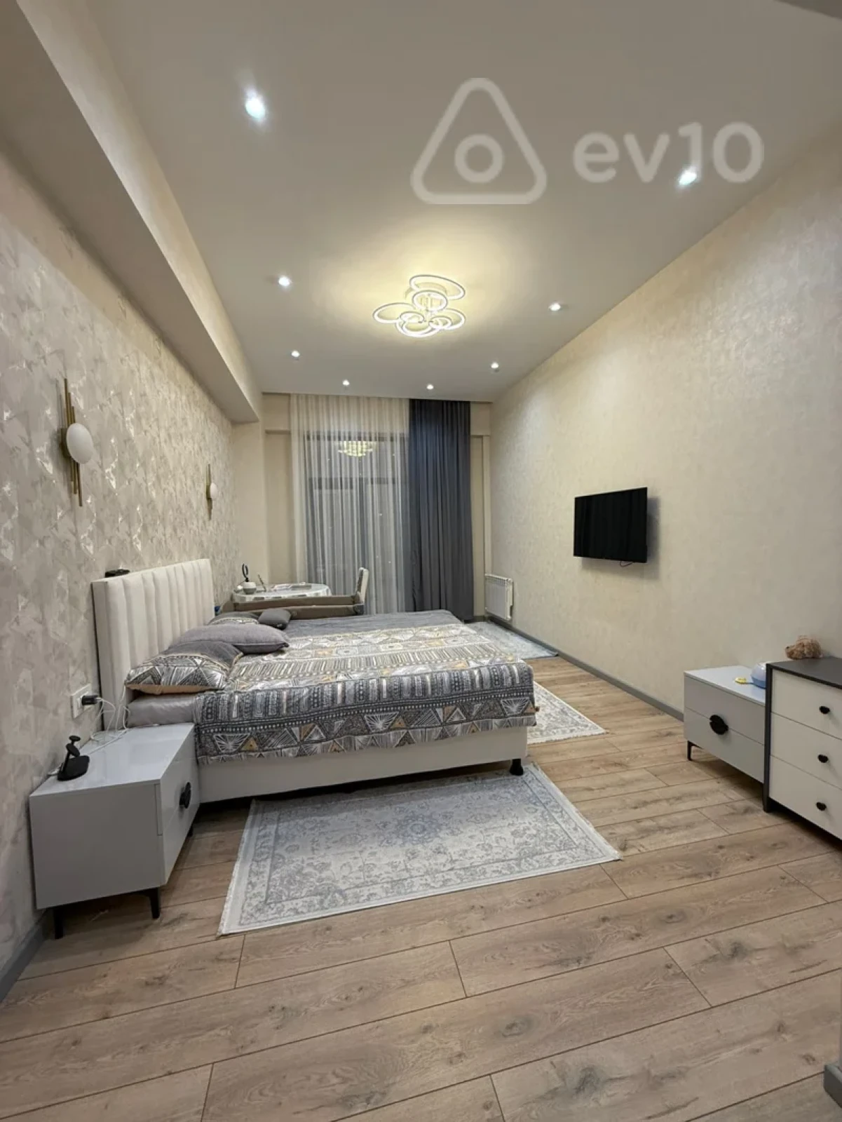 Kirayə verilir 2 otaqlı yeni tikili 100 m²