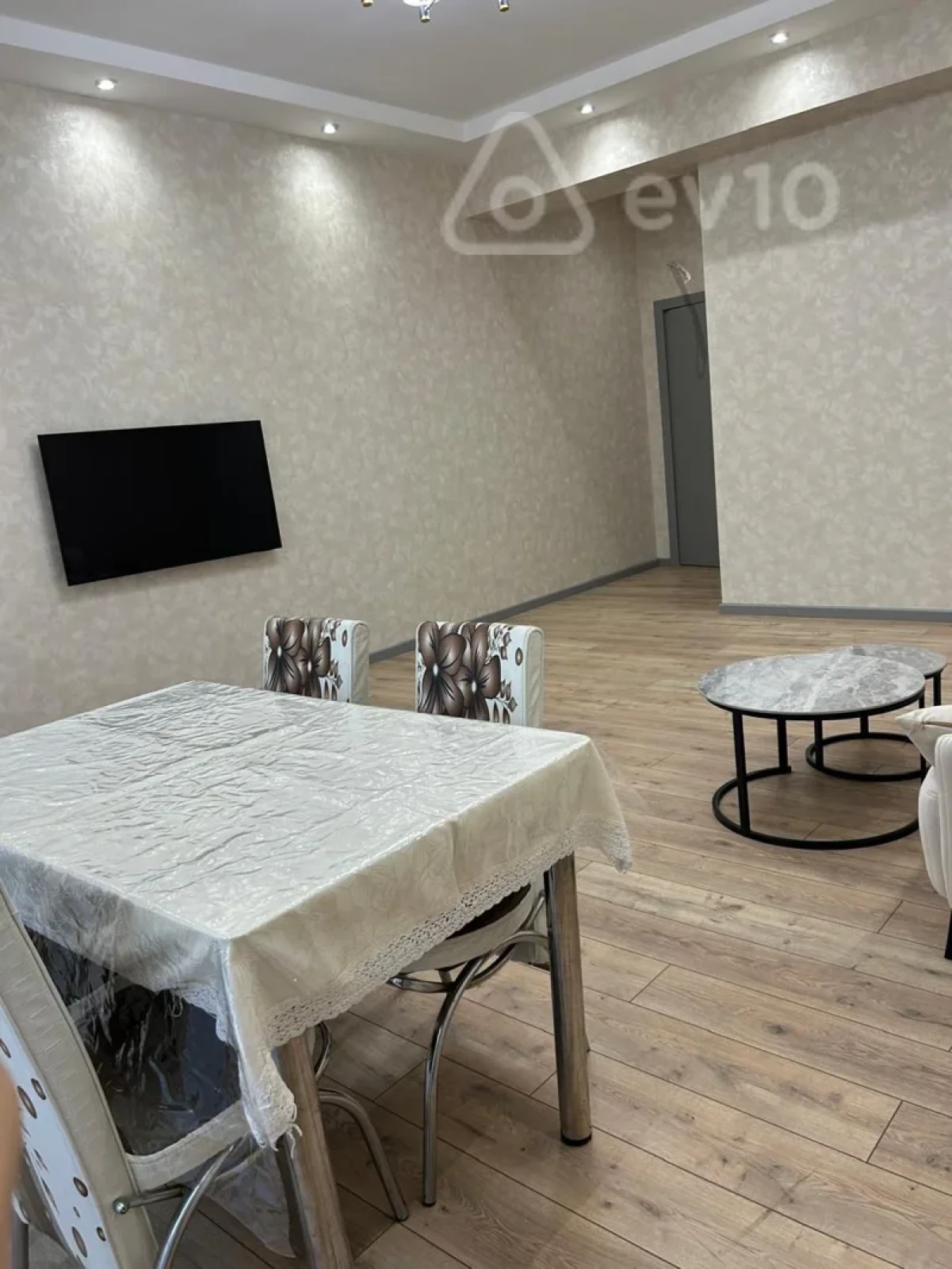 Kirayə verilir 2 otaqlı yeni tikili 100 m²