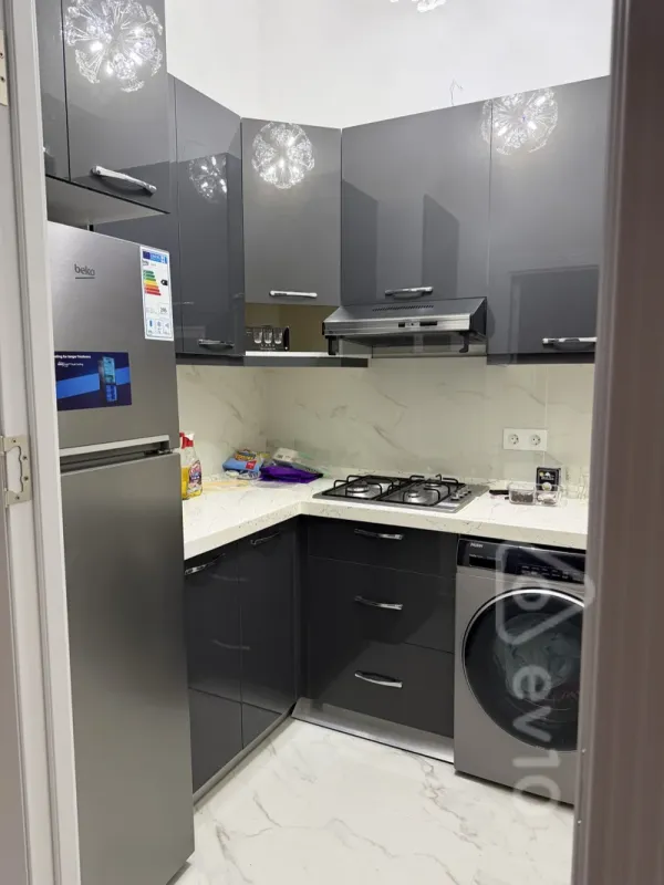 Kirayə verilir 2 otaqlı yeni tikili 70 m²