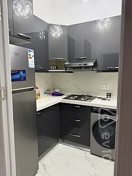 Kirayə verilir 2 otaqlı yeni tikili 70 m²