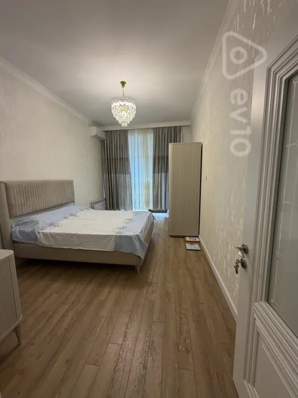 Kirayə verilir 2 otaqlı yeni tikili 70 m²