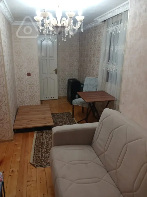 Kirayə verilir 2 otaqlı köhnə tikili 40 m²