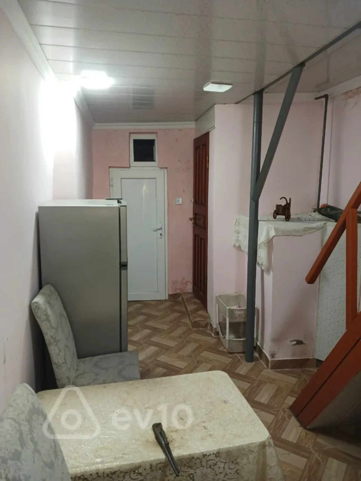 Kirayə verilir 2 otaqlı köhnə tikili 40 m²