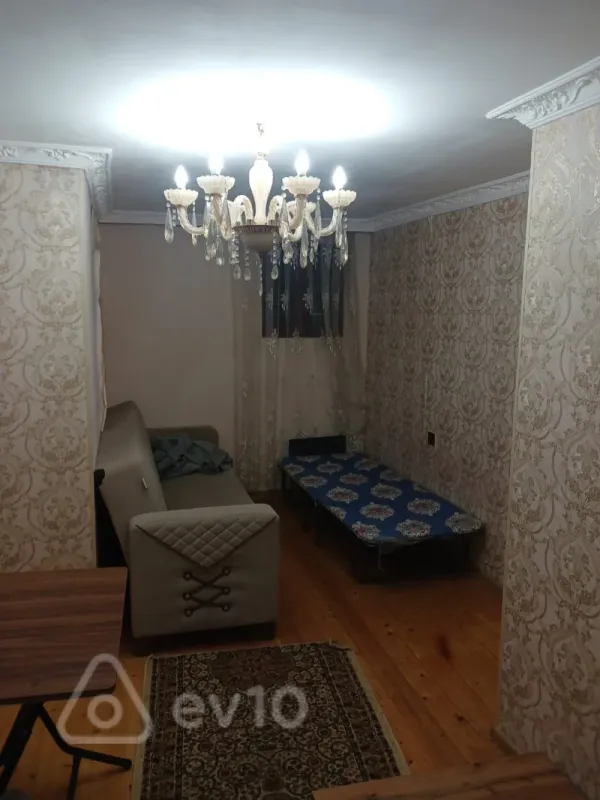 Kirayə verilir 2 otaqlı köhnə tikili 40 m²