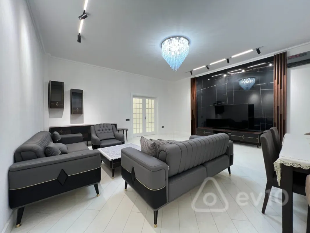 Kirayə verilir 3 otaqlı yeni tikili 170 m²