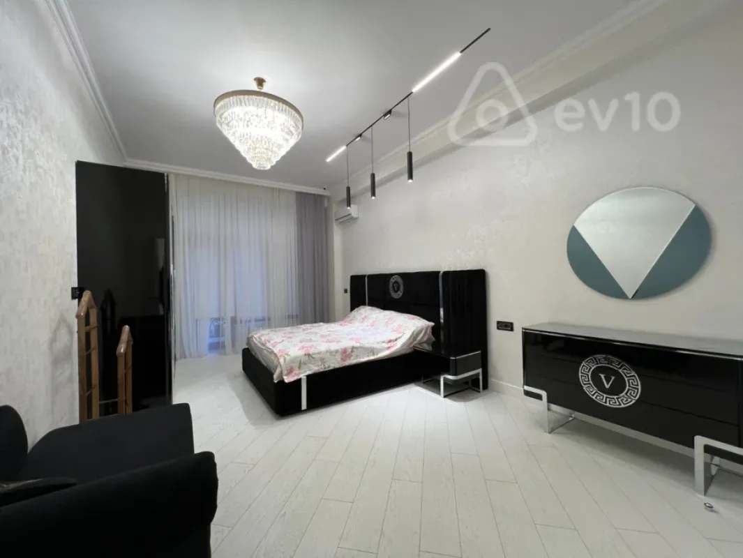 Kirayə verilir 3 otaqlı yeni tikili 170 m²