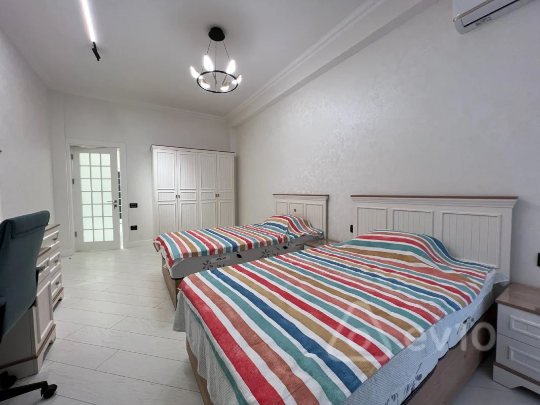 Kirayə verilir 3 otaqlı yeni tikili 170 m²