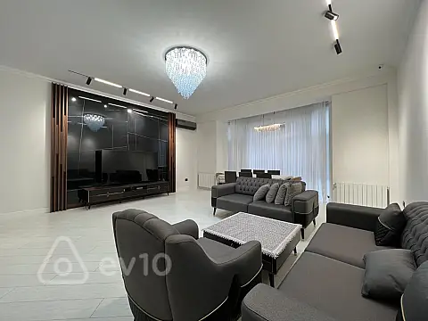 Kirayə verilir 3 otaqlı yeni tikili 170 m²