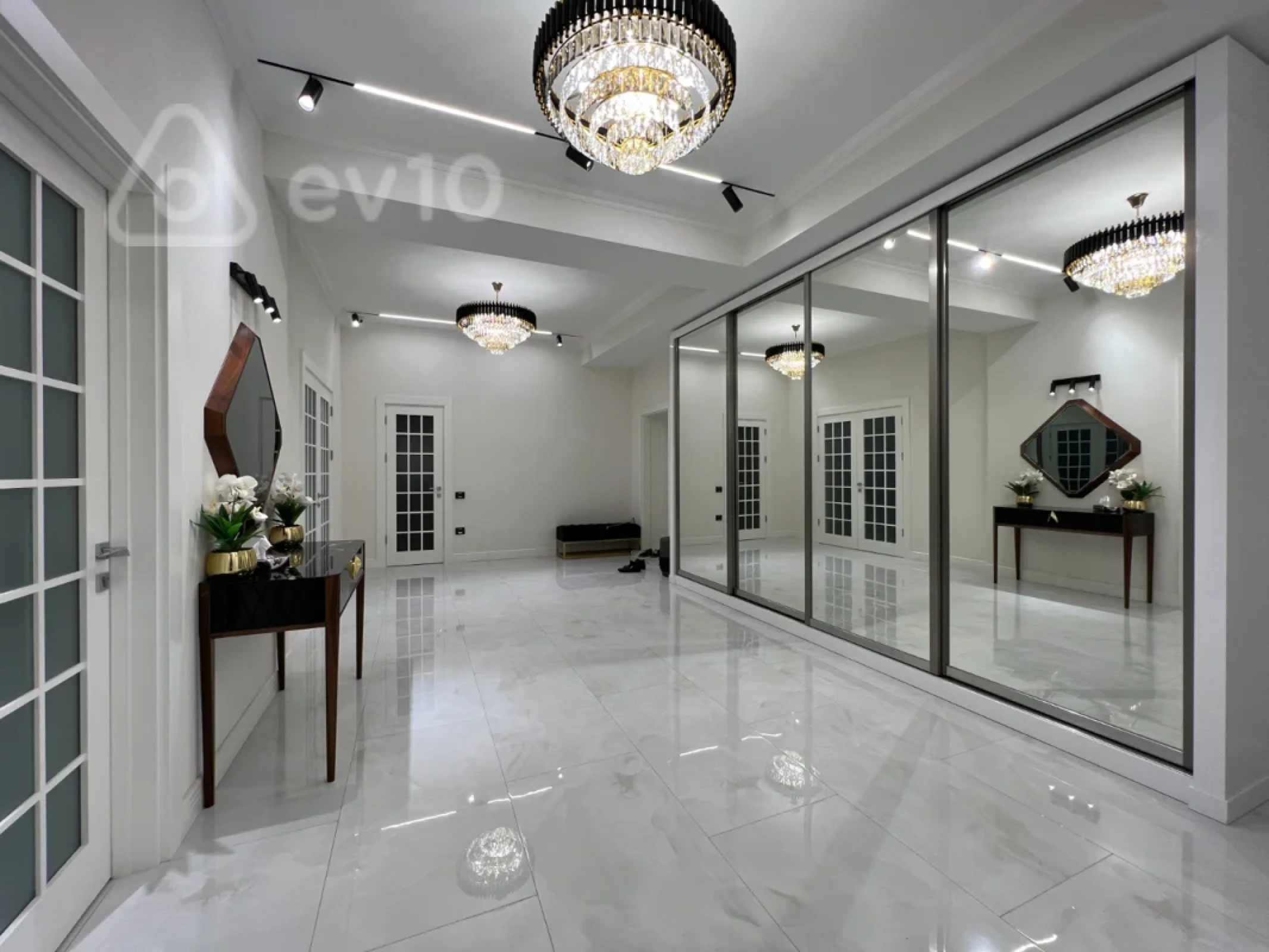 Kirayə verilir 3 otaqlı yeni tikili 170 m²