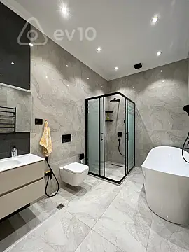 Kirayə verilir 3 otaqlı yeni tikili 170 m²