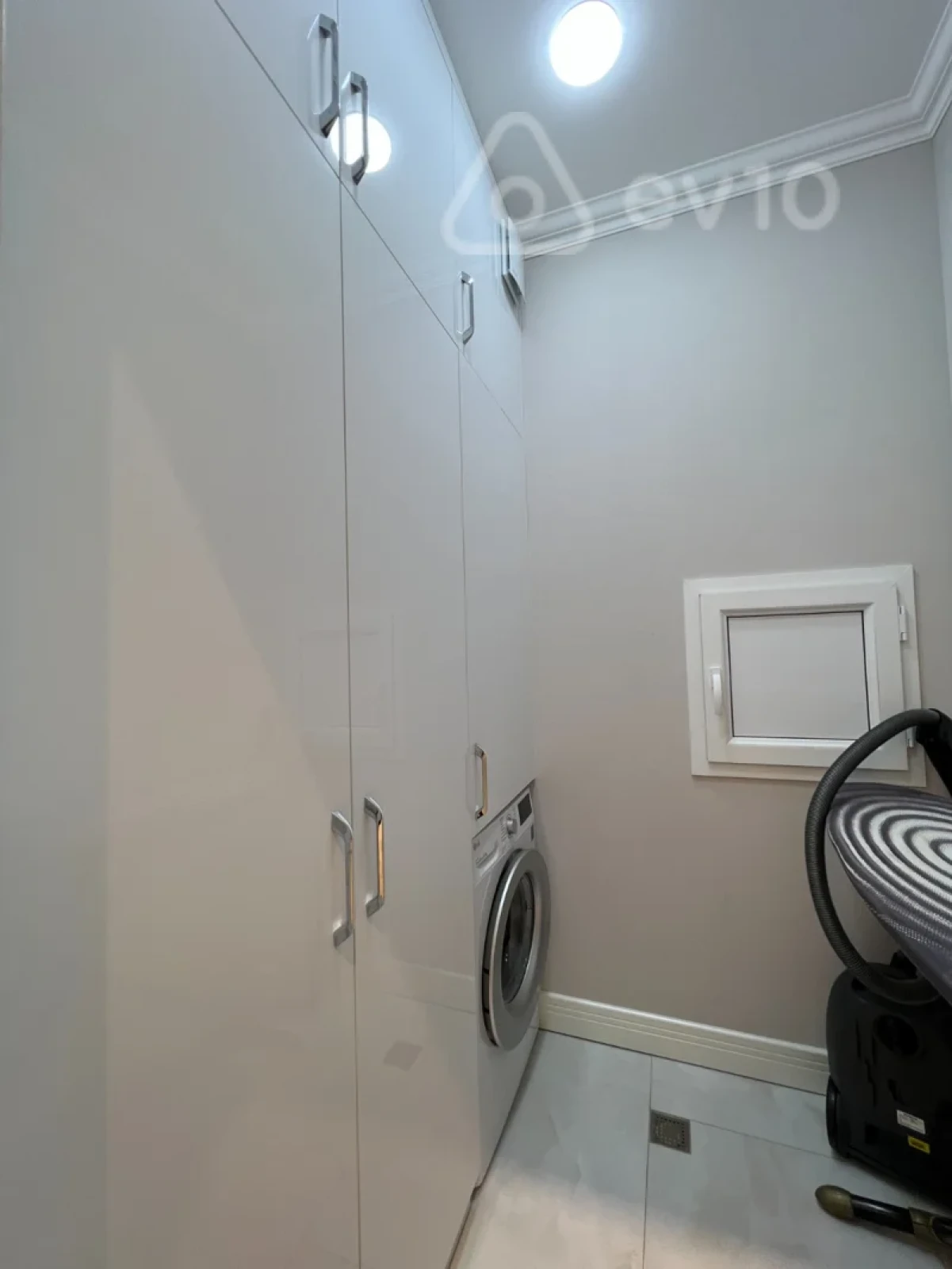 Kirayə verilir 3 otaqlı yeni tikili 170 m²