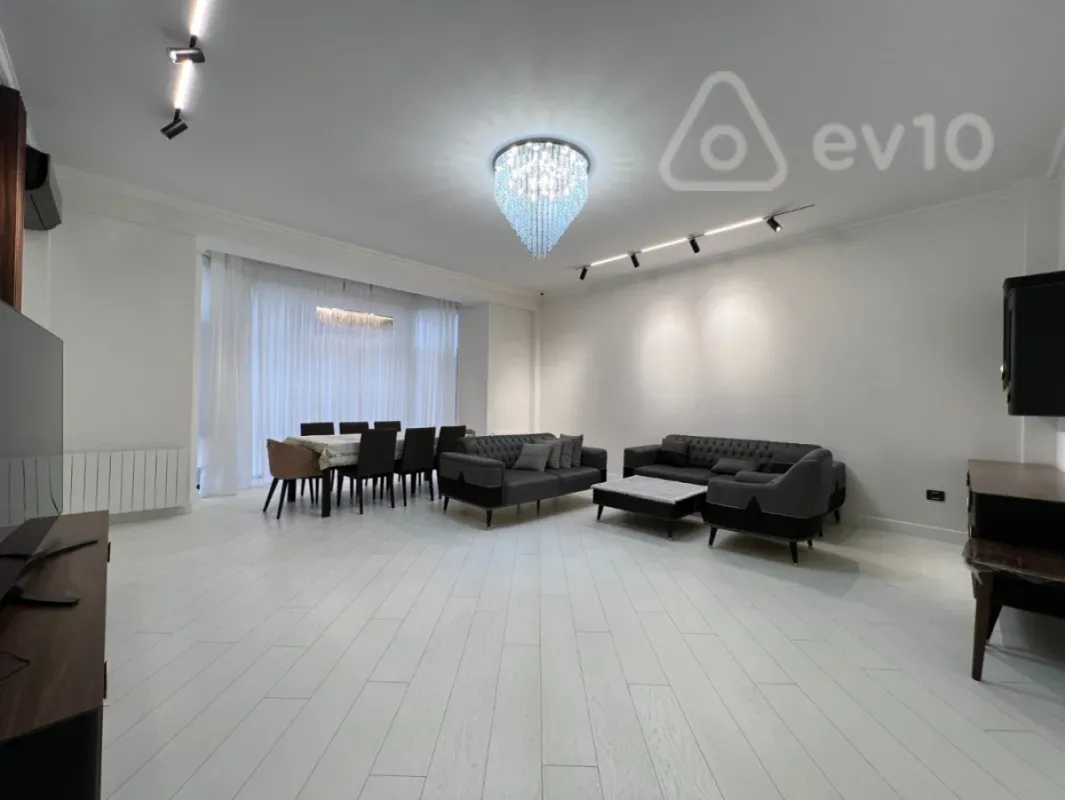Kirayə verilir 3 otaqlı yeni tikili 170 m²