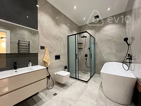 Kirayə verilir 3 otaqlı yeni tikili 170 m²