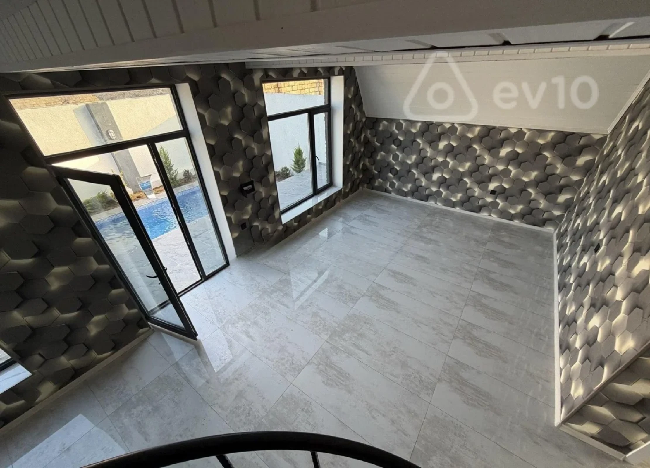 Satılır 5 otaqlı həyət evi 132 m²