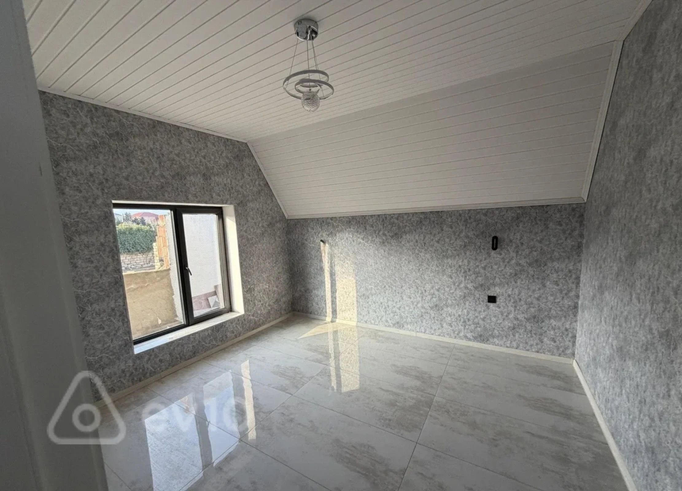 Satılır 5 otaqlı həyət evi 132 m²